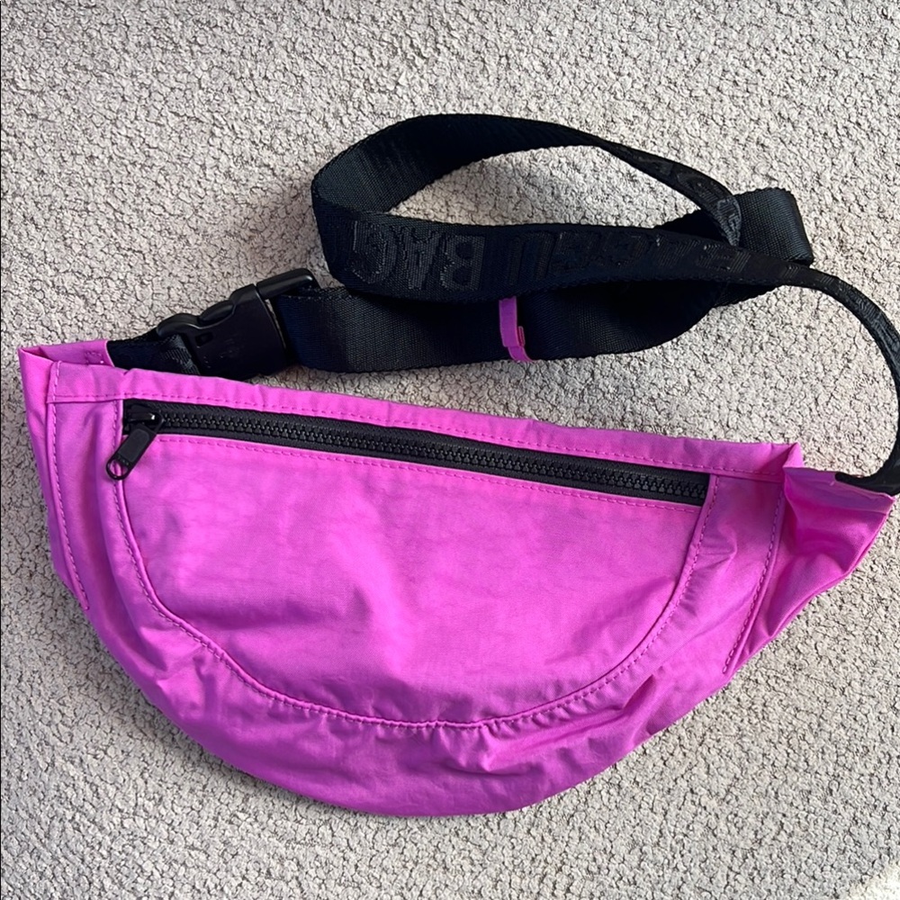 BAGGU- extra pink fanny pack